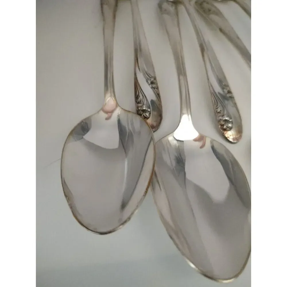 Holmes & Edwards Silverplate Silverware Romance Pattern Tablespoons 8 Pieces